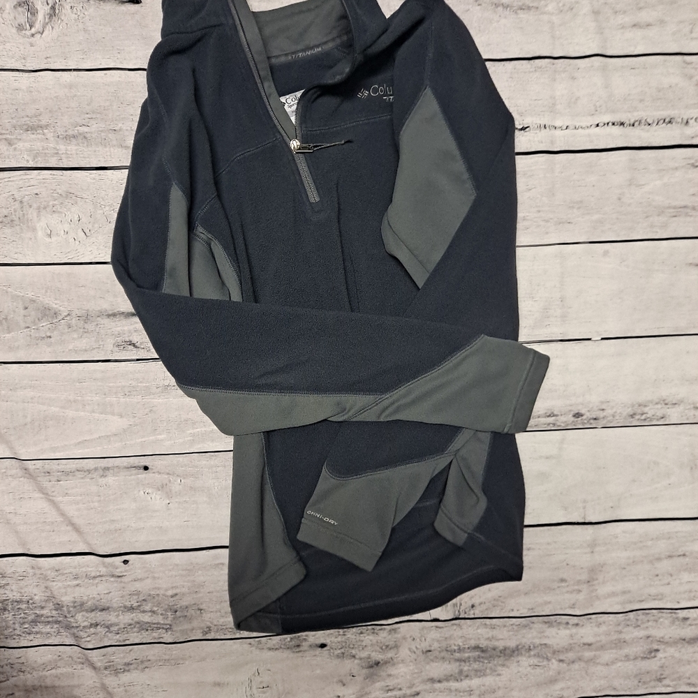 Men's Columbia pullover